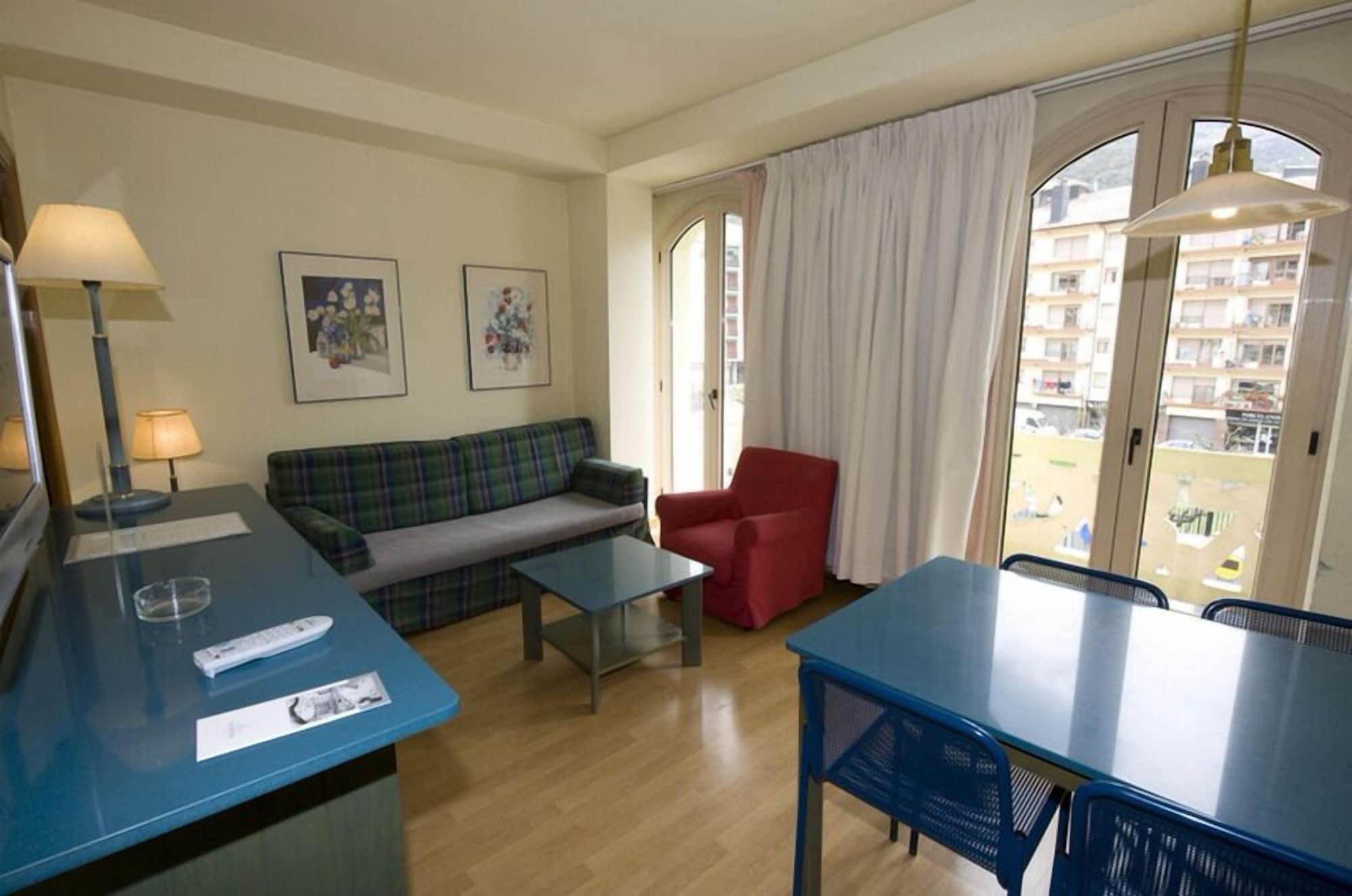 Apartamentos Pessets Adelaida Сорт Экстерьер фото