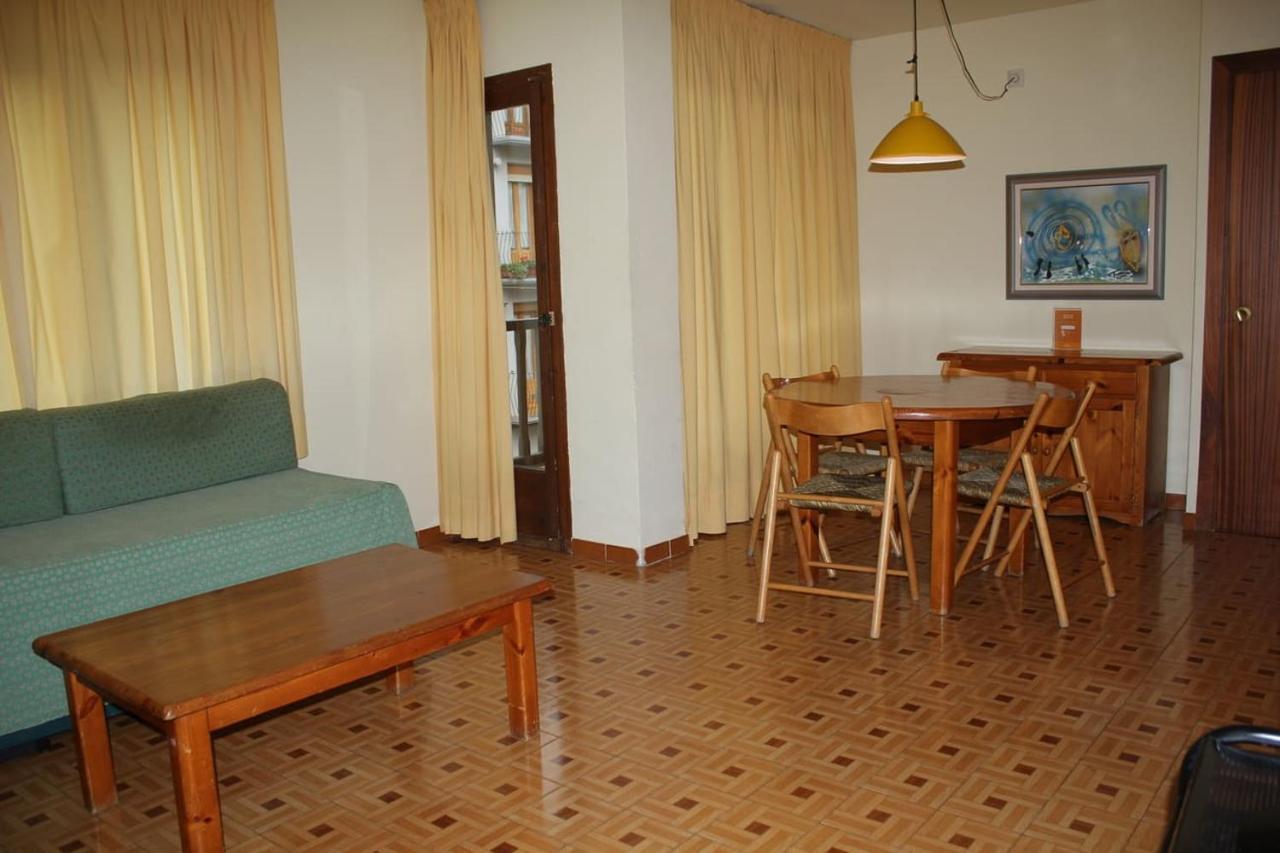 Apartamentos Pessets Adelaida Сорт Экстерьер фото